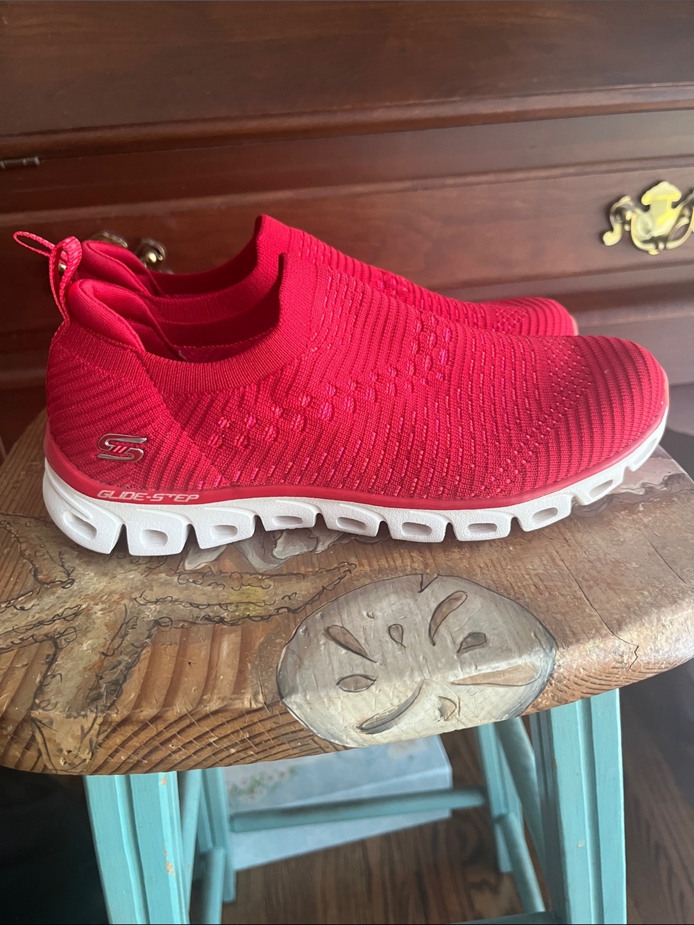 New women’s Skechers Red Knit Slip-On Glide-Step Sneakers 6